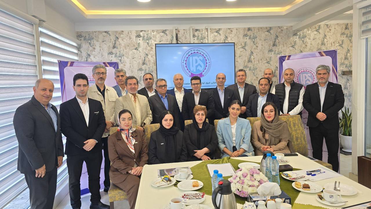برگزاری گردهمایی مشترک انجمن سازندگان مولد برق الکترونیکی ایران و دفتر تخصصی برق و الکترونیک وزارت صمت
